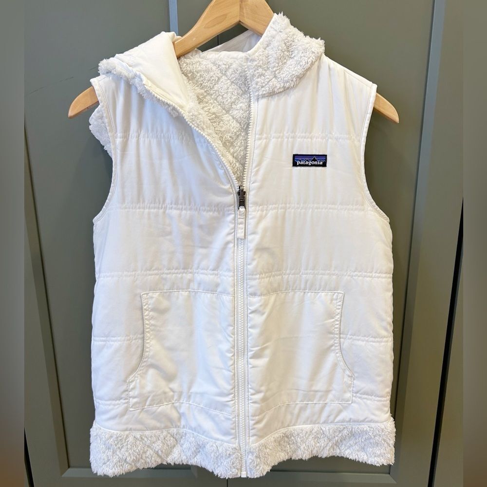 Patagonia White Reversible Sherpa Lined Vest